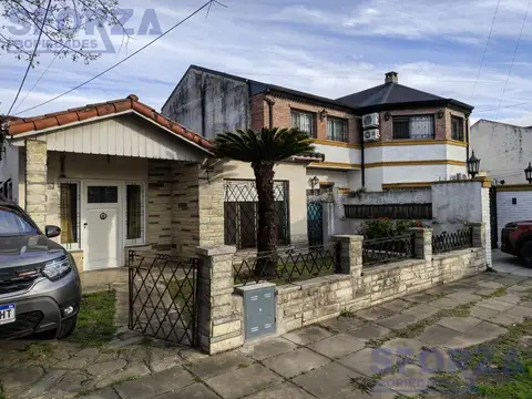 Venta Casa 3 Ambientes con Pileta Villa de Mayo