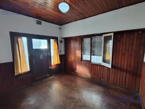 Casa 3 ambientes con 1 baño