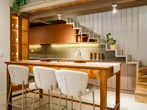 Casa 6 ambientes con 2 baños