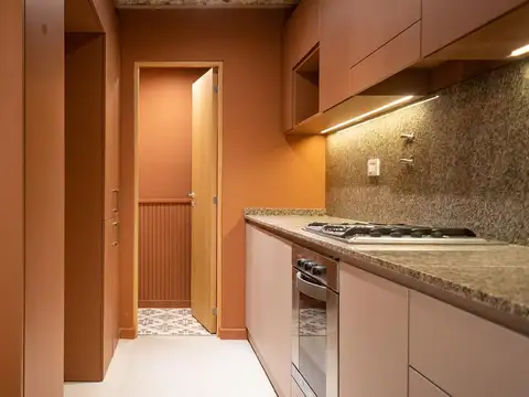 Casa de pasillo de 3 dormitorios con jardín y pileta en zona río