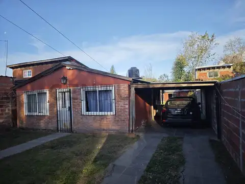VENTA PERMUTA CASA 4 AMB C/QUINCHO Y PARRILLA PILAR