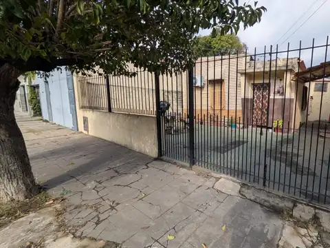 Casa sobre lote propio 3 Ambientes M. Weild y Pico Lanus E