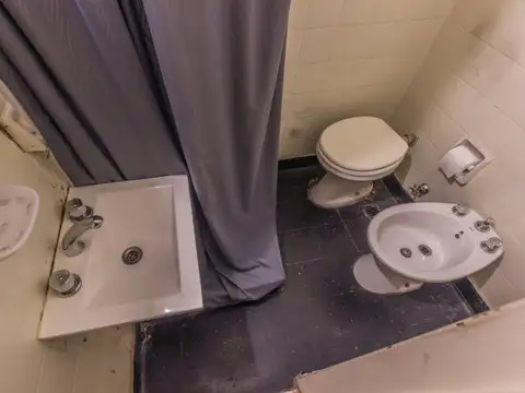 Av Directorio 2300 , Piso 2