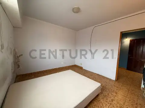 Francia 2300, Piso 0