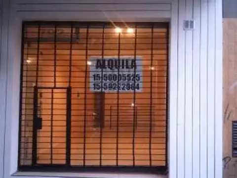 Excelente ubicación, zona outlets 70 m2. Velazco casi Gurruchaga apto todo rubro. Dueño directo