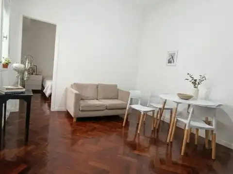 Dean Funes 452 , Piso 1