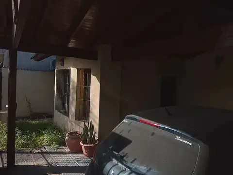 Casa en Venta en Castelar Sur, USD 120.000