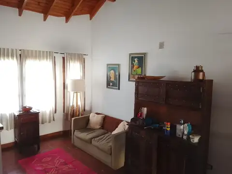 Casa Chalet 5 Ambientes en Venta - Castelar Sur