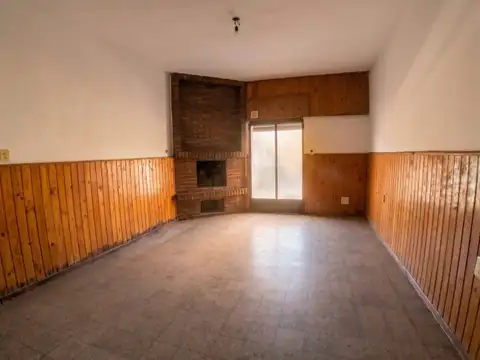 AMPLIA CASA EN PLANTA ALTA