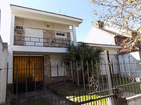 CHALET 5 AMBIENTES