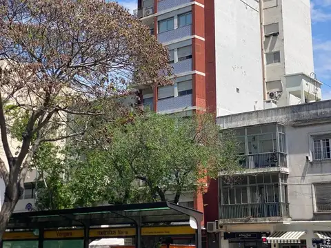 Departamento 3 ambientes al frente en  Vicente Lopez