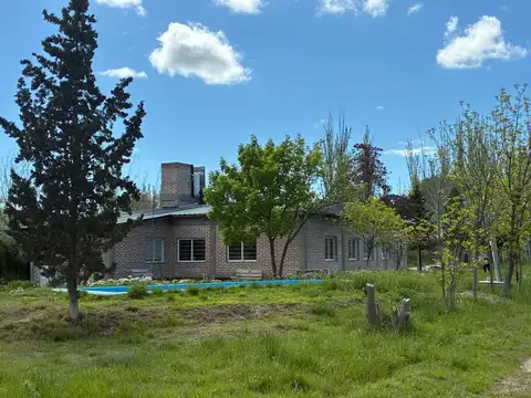 CASA QUINTA EN VENTA EN STEFENELLI MAS DE 2 HA