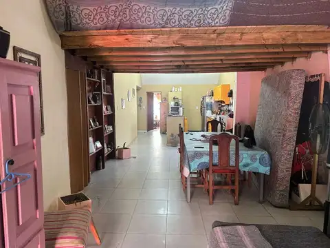 Casa 6 ambientes con 5 baños