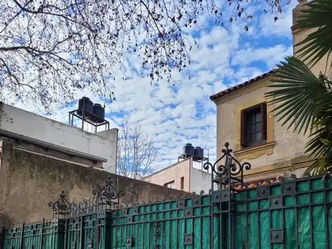 Casa a refaccionar con excelente ubicación sobre avenida 32