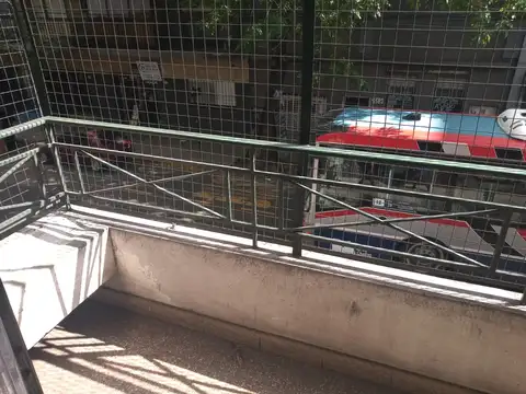 Semipiso 3 ambientes amplio en edificio de categoría