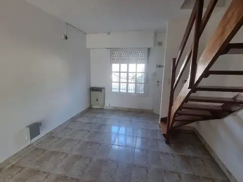 Depto Tipo Casa en Alquiler en Ramos Mejia, $ 1.200.000