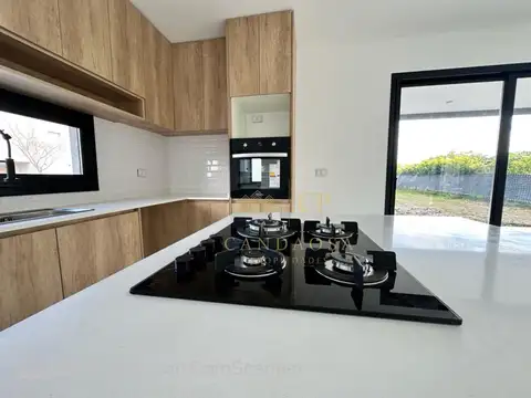 Casa en Venta en Pilar del Este - Santa Elena, USD 250.000