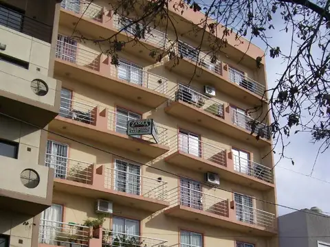 HERMOSO DEPTO 2 AMB.LUMINOSO AL FTE CON BALCON Y COCHERA