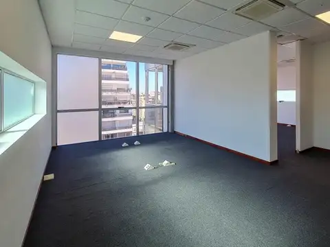 Oficina 4 ambientes con 2 baños