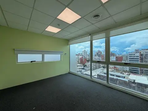 OFICINA MODERNA DE 137m2   BAULERA UBICADA EN CORDOBA Y PTE ROCA
