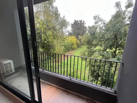 Venta monoamb a estrenar UP Pilar cochera balcón