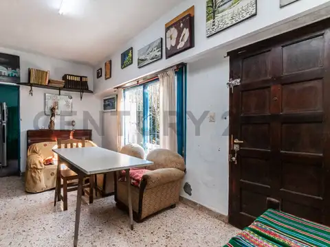 Lisandro De La Torre 1900, Piso 0