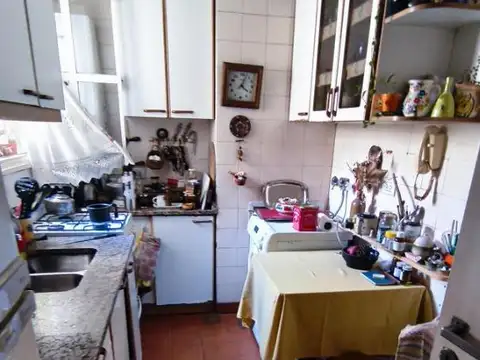 VENTA DE TRES AMB EN BELGRANO LUMINOSO BUENA DISTRIBUCION!