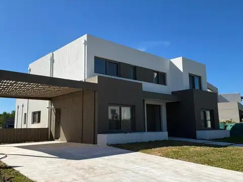 Casa en Venta en Villanueva, USD 549.000
