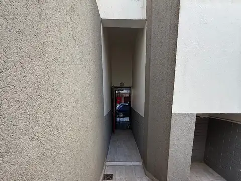 Departamento tipo casa en alquiler en Villa Santa Rita