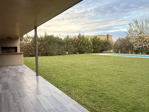 Casa en Alquiler de 4 dormitorios
