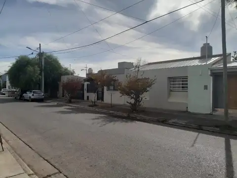 Casa en venta 3 dormitorios mas dos departamentos