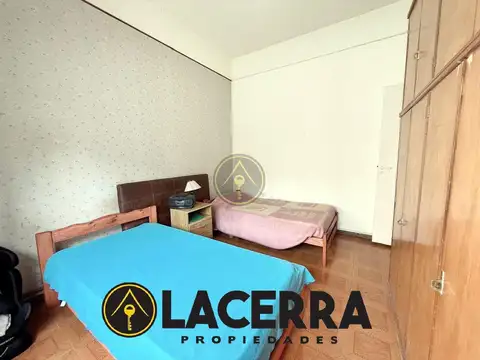 Casa 8 ambientes con 3 baños