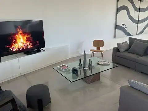 Casa en Venta con 6 cocheras