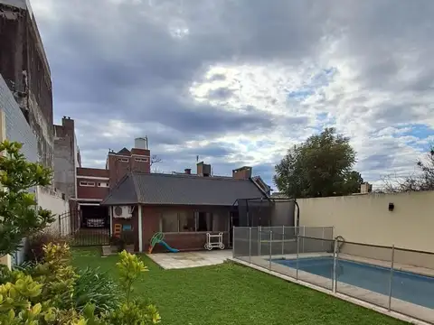 Casa 5 ambientes con 3 baños