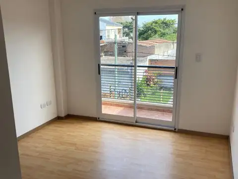 DEPARTAMENTO 3 AMB. EN DUPLEX , A ESTRENAR , CON TERRAZA PROPIA . HERMOSO!!!