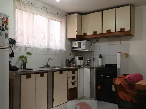 LINDO DEPTO DE 3½ AMB. CON PATIO EN BUEN ESTADO Y REGIA ZONA