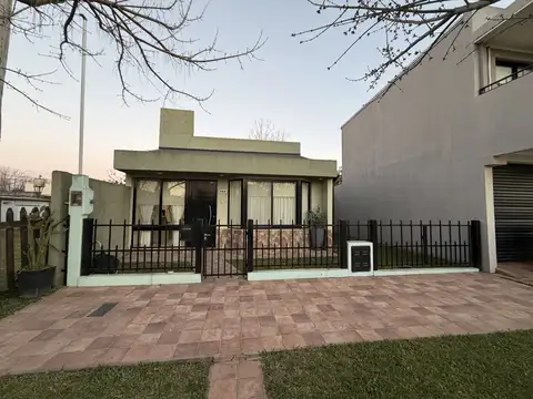 PH. Casa reciclada a nueva en venta Oportunidad buena ubicación