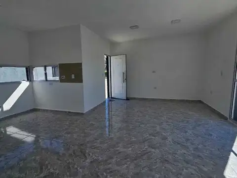 Depto Tipo Casa en Venta de 3 ambientes
