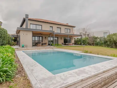 Casa en Alquiler de 4 dormitorios