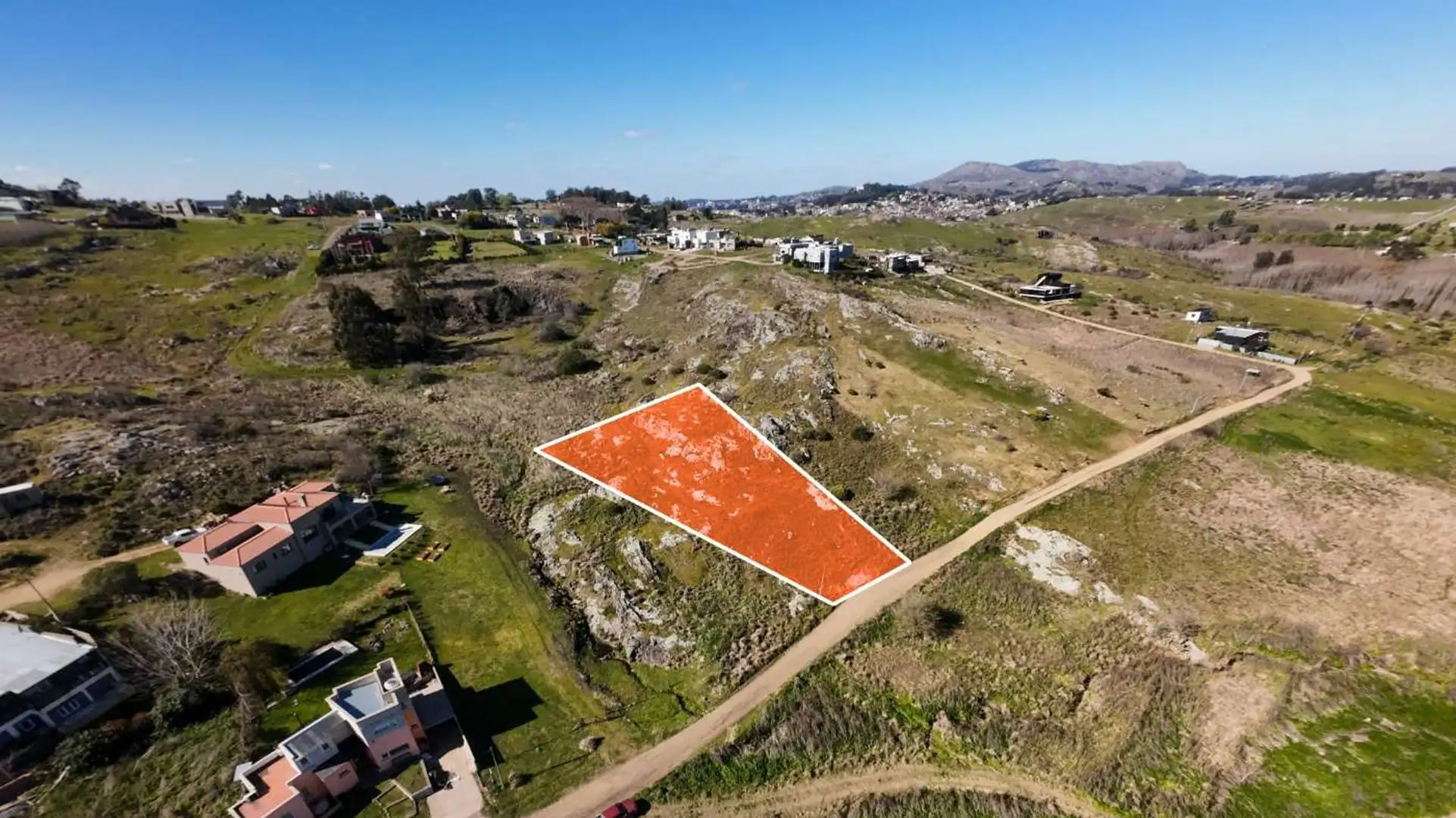 AMPLIO LOTE EN BARRIO ENTRE SIERRAS TANDIL