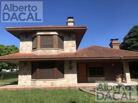 Casa en Venta en Villa Elisa, USD 560.000