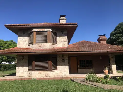 Casa en Venta en Villa Elisa, USD 560.000
