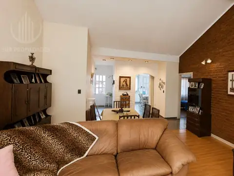 Casa 5 ambientes con 1 baño