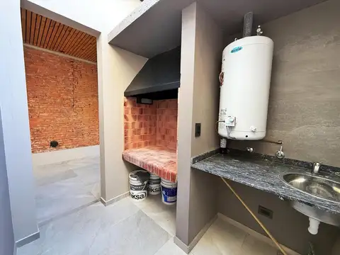 Casa 5 ambientes con 2 baños