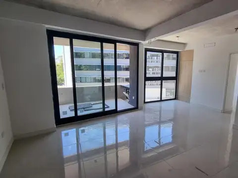 2 ambientes c/cochera op, dormit en suite y toilette, balcón