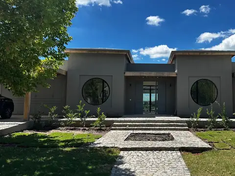 Casa en Alquiler de 5 dormitorios