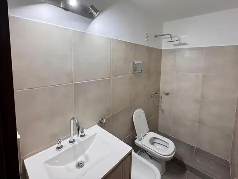 Venta Departamento 3 dormitorios y 2 baños  B° CENTRO