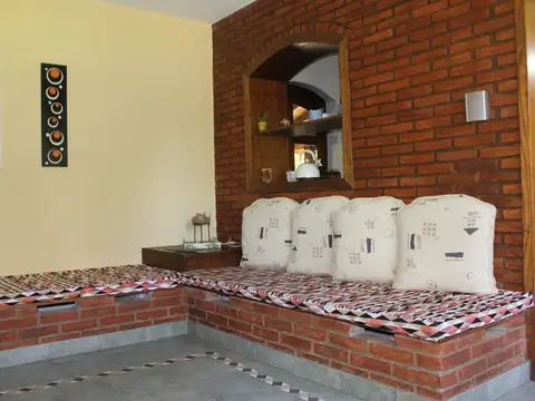 Venta Chalet 8 ambientes Lujan