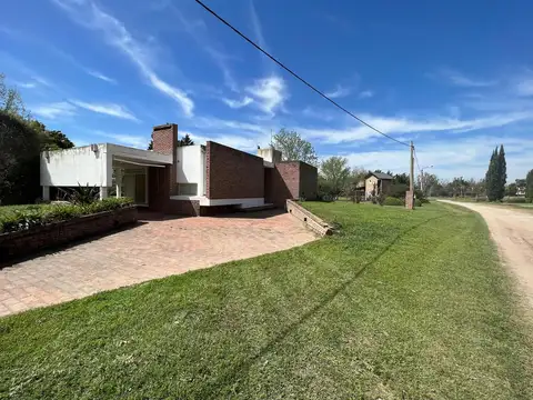 Casa en Solares del Carcaraña , muy funcional . Diseño unico