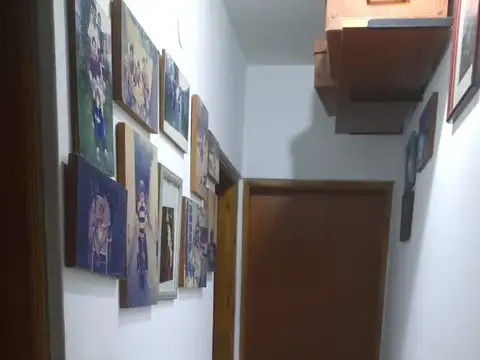 RETASADA. APTA CREDITOS. CASA CON JARDIN Y PILETA. ZONA CINCO ESQUINAS